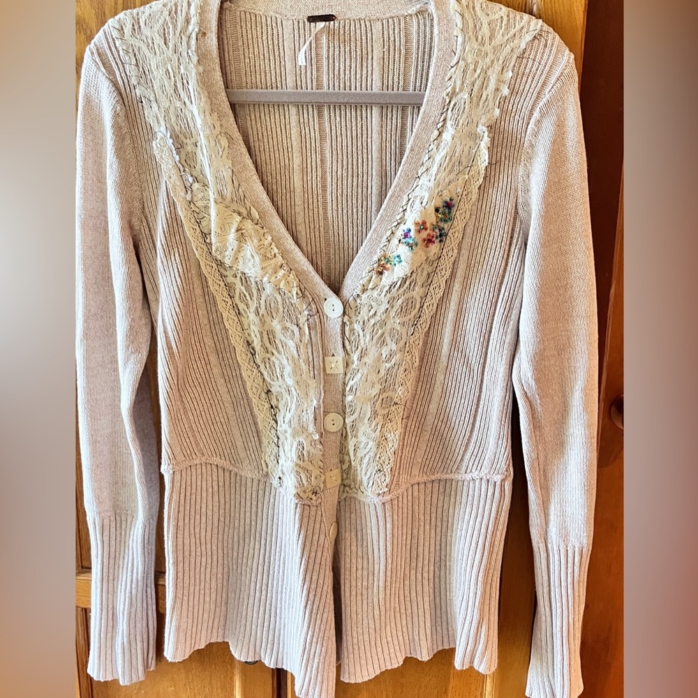 Elegant Free People silk and cotton sweater with mauve undertones. had heft.